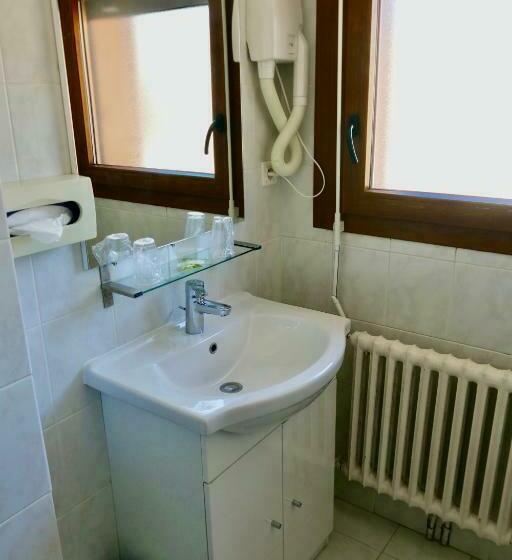 غرفة قياسية, Hôtel Le Blainon