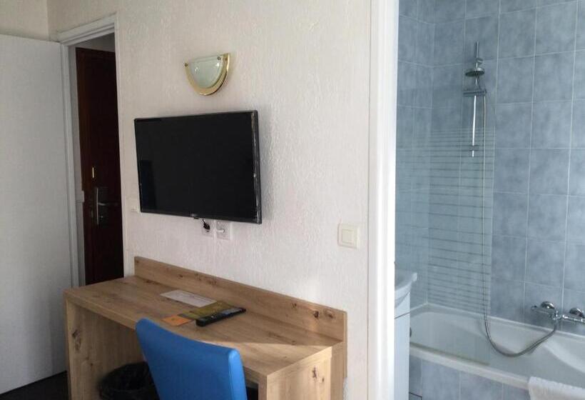 Номер Стандарт с Террасой Вид на Сад, Hôtel Le Blainon