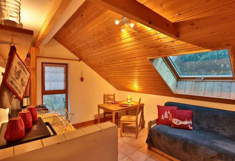 Номер Стандарт Трехместный, Hôtel Restaurant Gîtes Les 5 Saisons