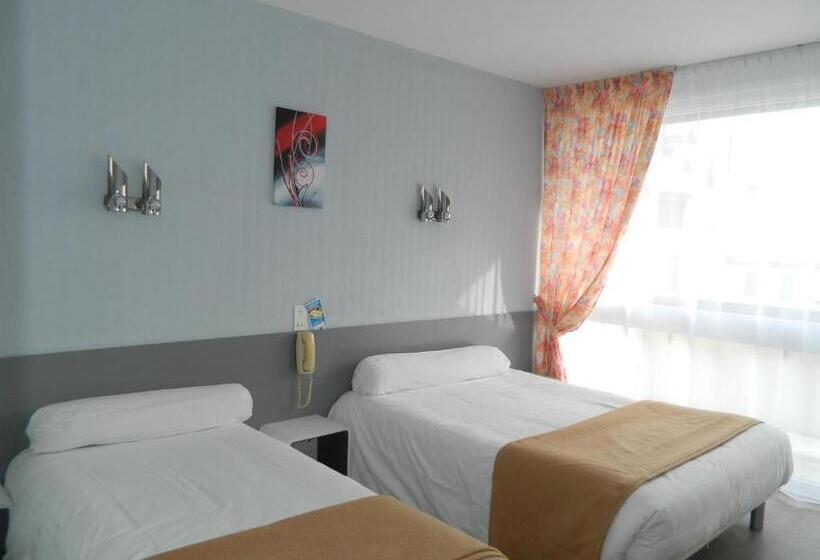 Номер Стандарт Трехместный, Logis Hôtel L Elancèze