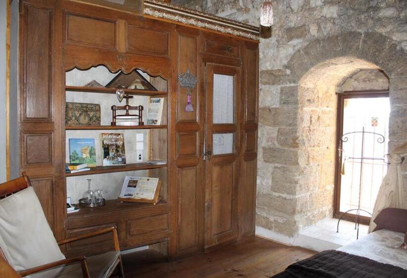 Люкс, Château De Vedène