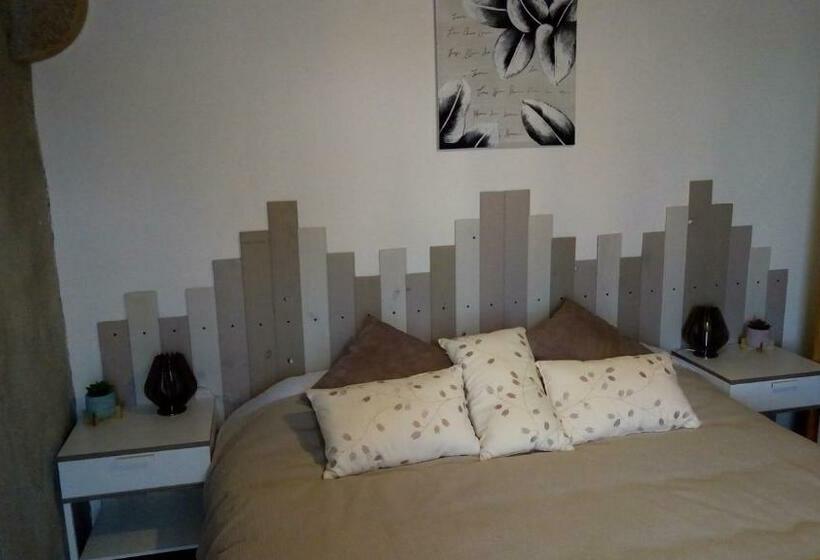 סוויטה, Domaine De La Madeleine