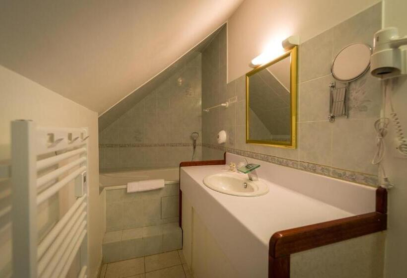 Quarto Triplo Superior, Domaine De Presle Saumur, The Originals Relais