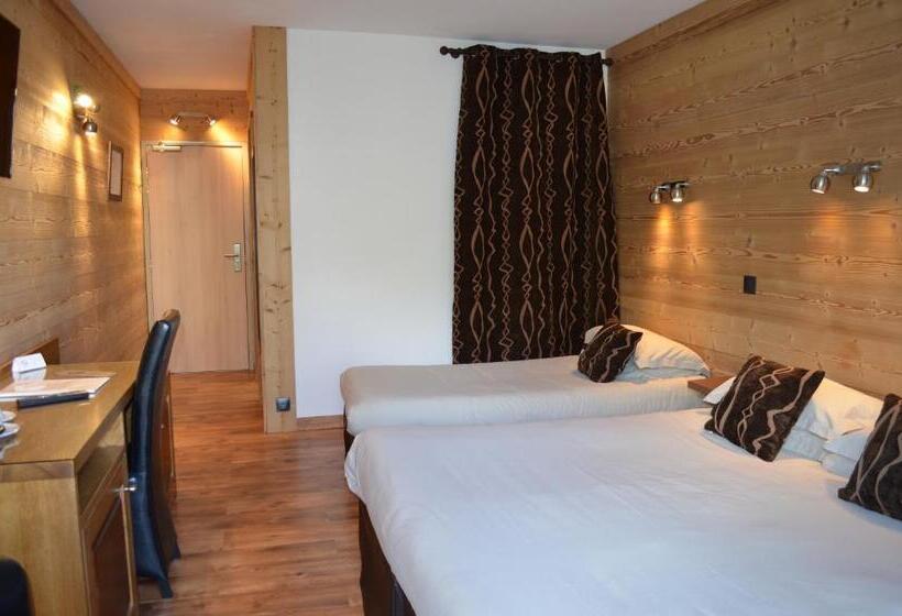 اتاق استاندارد سه تخته با بالکن, Hôtel Edelweiss