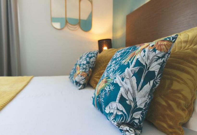 Quarto Estandar, Les Coutainvillaises