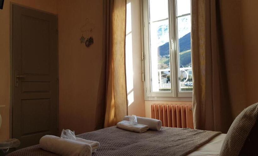 Семейный Номер, Hôtel Terminus