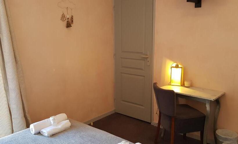 Семейный Номер, Hôtel Terminus