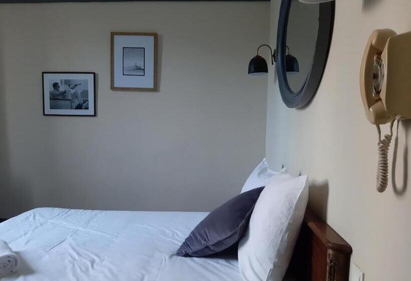 Номер Стандарт, Saint Charles Hôtel & Coliving Biarritz