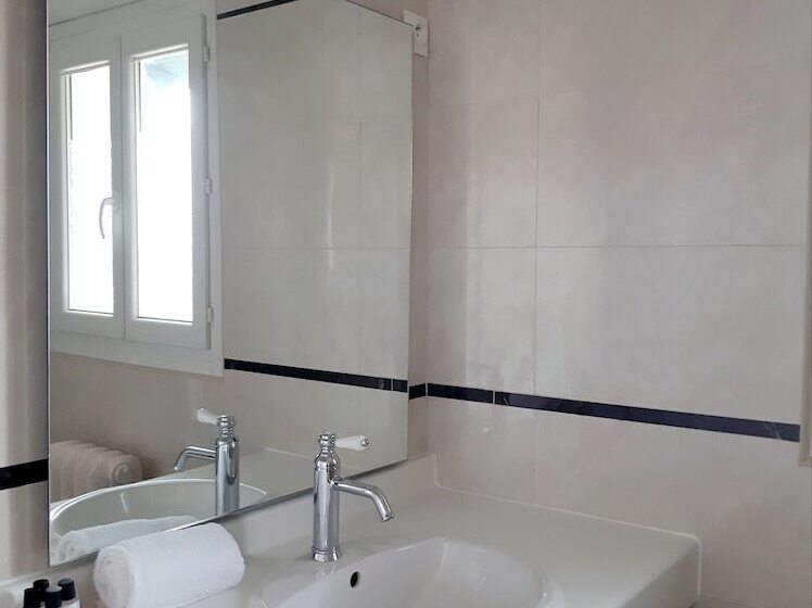 Номер Deluxe, Saint Charles Hôtel & Coliving Biarritz