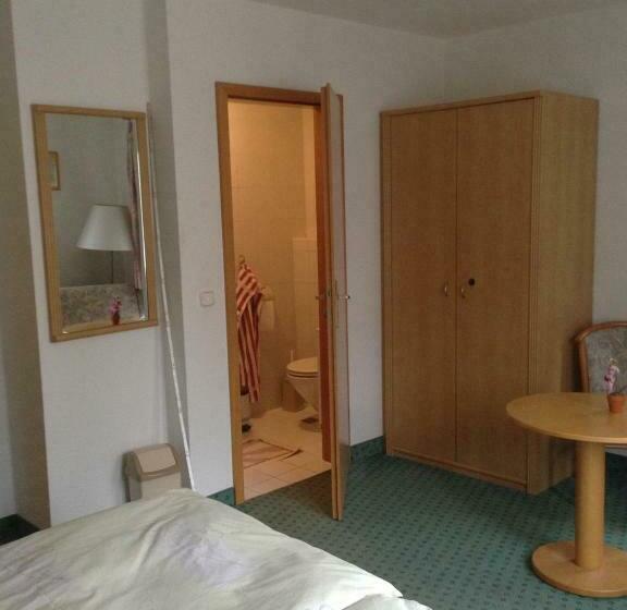 Quarto Estandar, Pension Freund