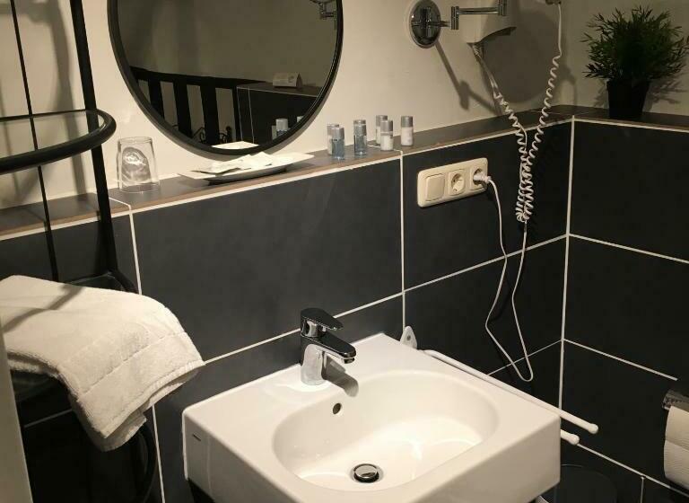اتاق استاندارد یک نفره, B&b Bredl In Der Villa Ballestrem