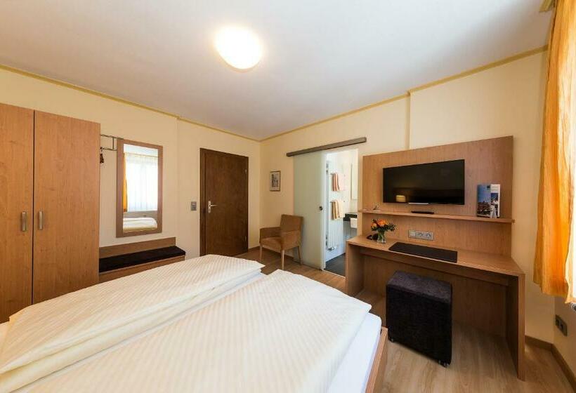 Quarto Estandar, Hirschen