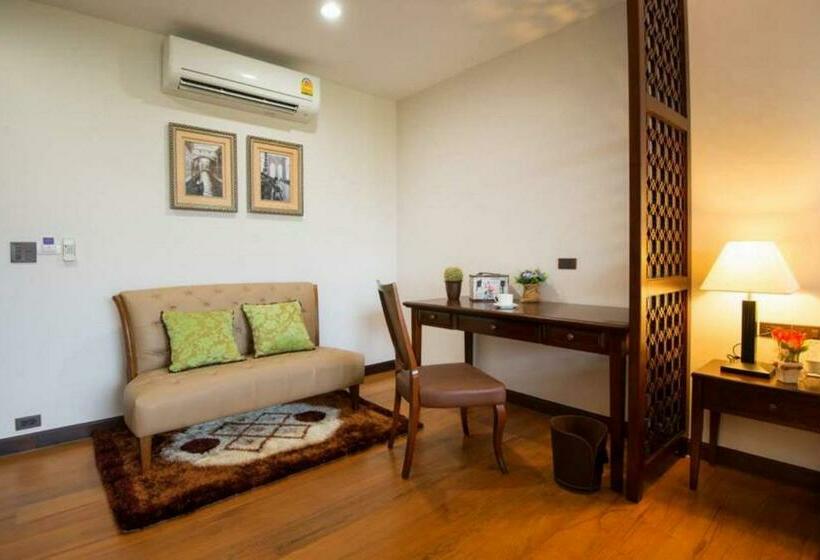 디럭스 룸, Rimnaam Klangchan Hotel   Sha Plus
