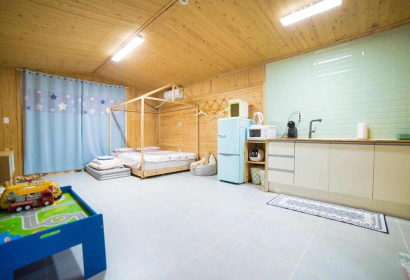 Дом 1 Спальня, Jeju Haebaragi Pension