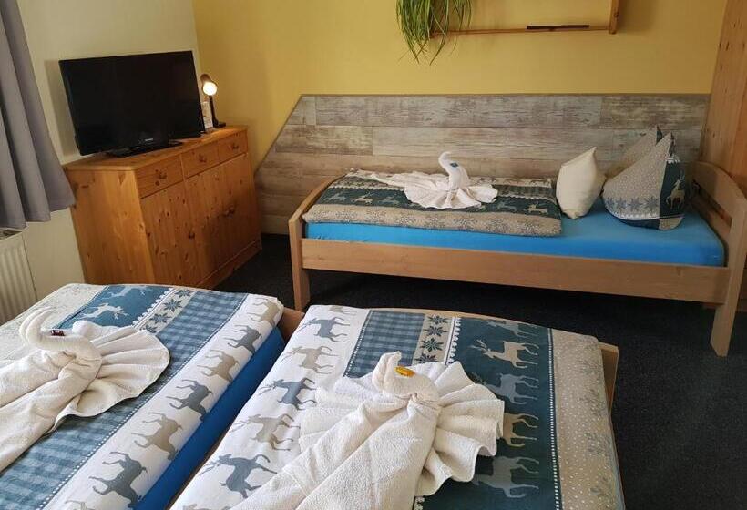 غرفة قياسية ثلاثية مطلة علي الحديقة, Landhotel Pathes Hof