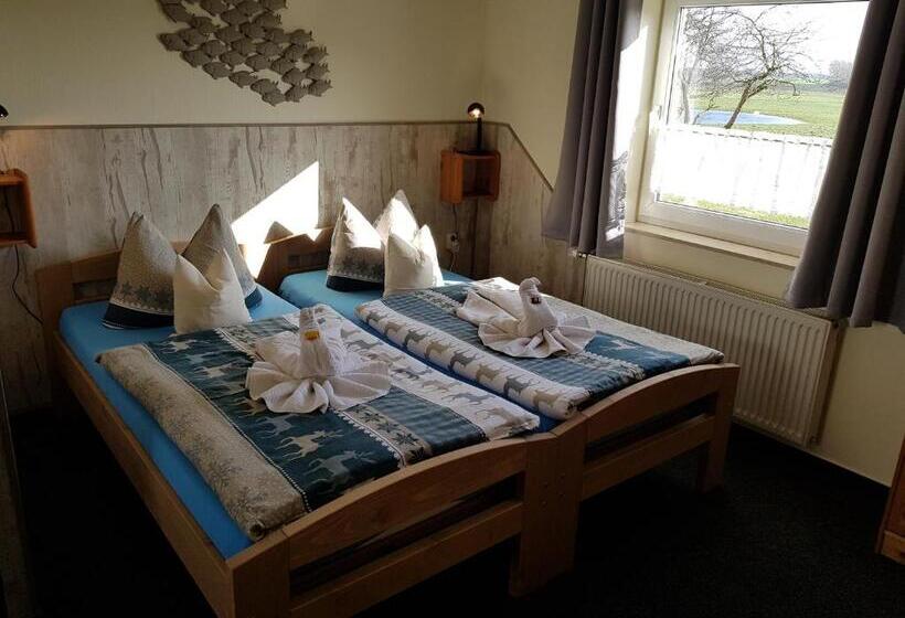 Трехместный Номер Стандарт Вид на Сад, Landhotel Pathes Hof
