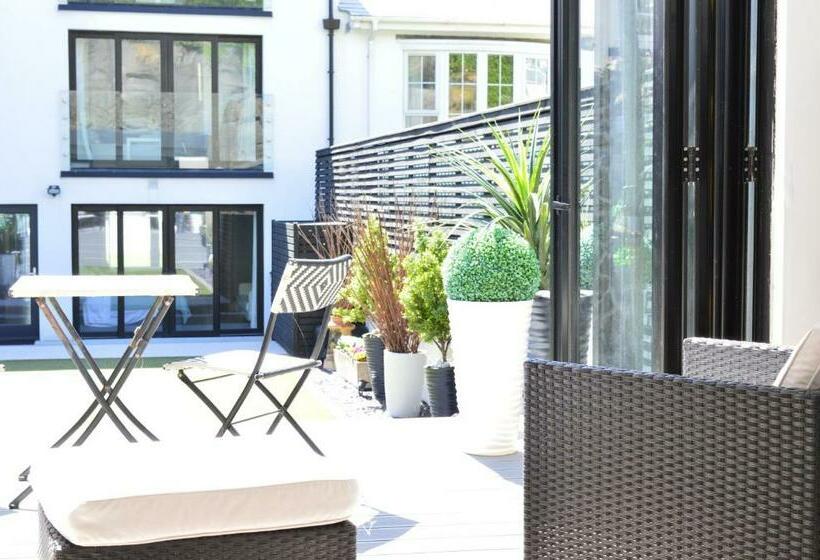 اتاق لوکس با چشم‌انداز باغ, Pier39portrush Adult Only