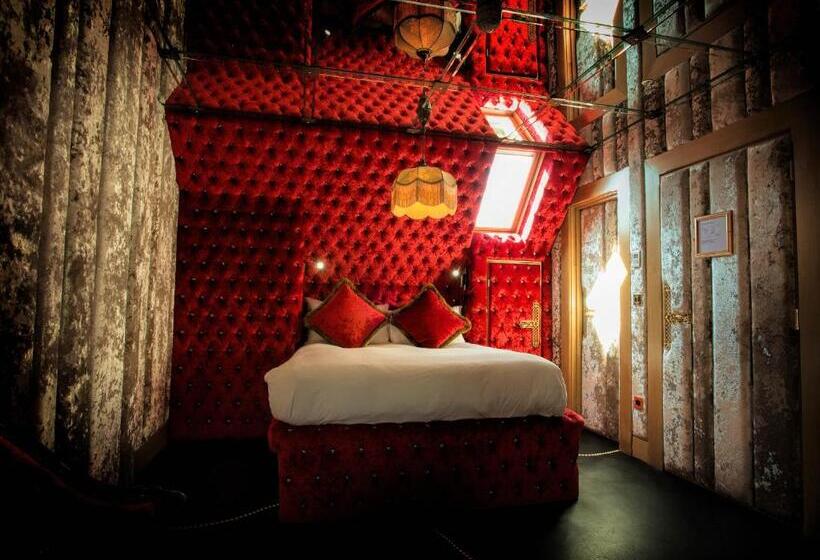 豪华房间, Crazy Bear Beaconsfield