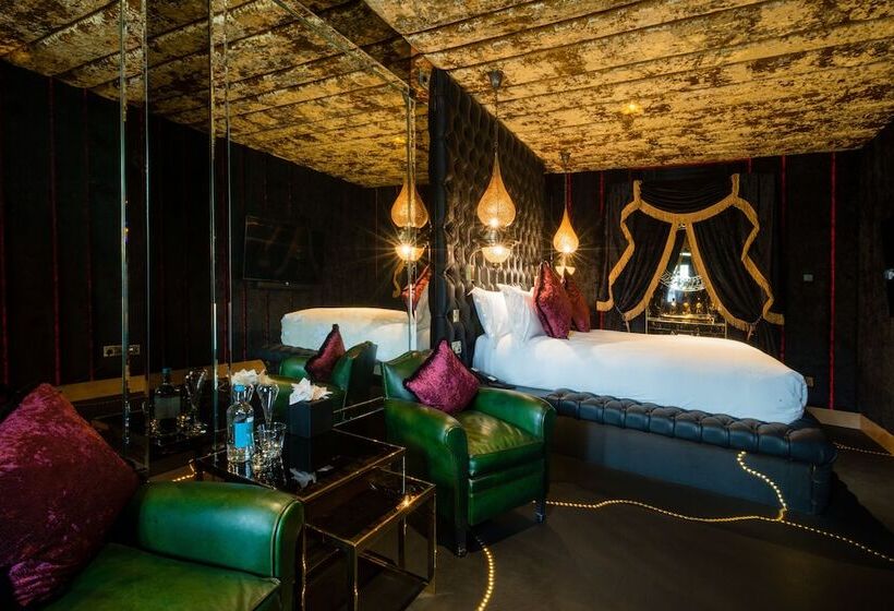 Номер Deluxe, Crazy Bear Beaconsfield