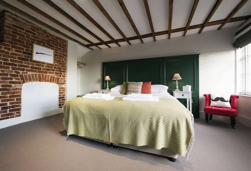 Номер Стандарт, The Coach House
