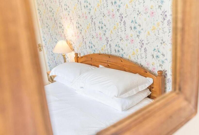 Семейный Номер, Meadowdore Stay B&b