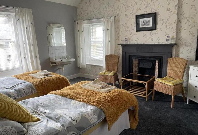 Standard room with outdoor bath, Thropton Demesne Farmhouse B&b