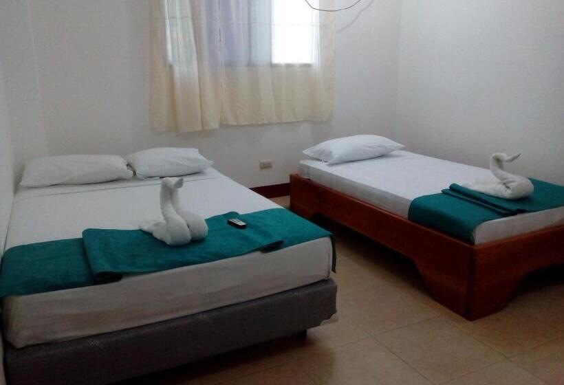 Camera Tripla Economy, Hostal El Pinzón