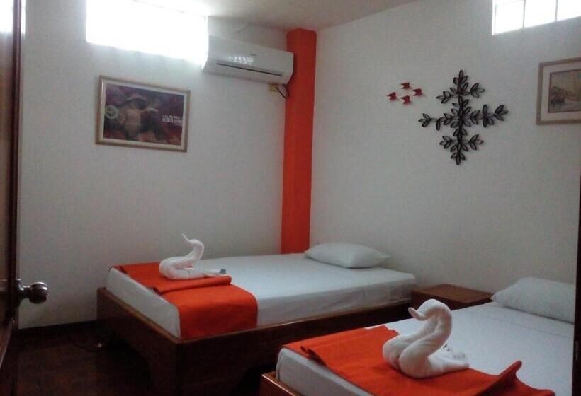 Economy Triple Room, Hostal El Pinzón