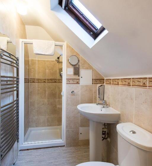 Дом 1 Спальня, Tudor Lodge