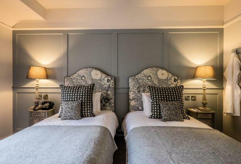 Quarto Estandar, Coach & Horses