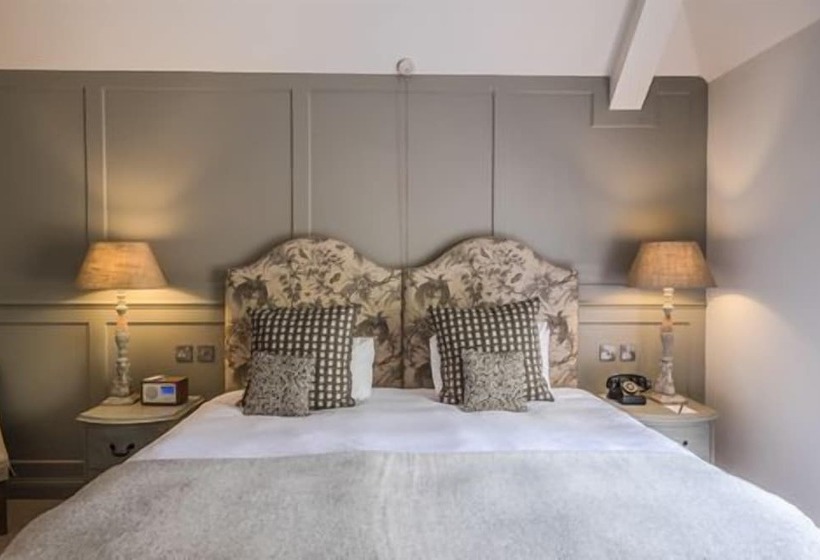 Quarto Superior, Coach & Horses