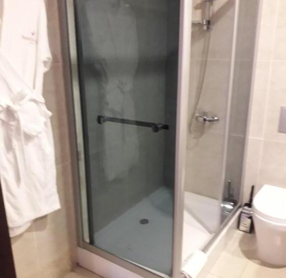 Quarto Triplo Estandar Vista Piscina, Kobuleti Beach Club