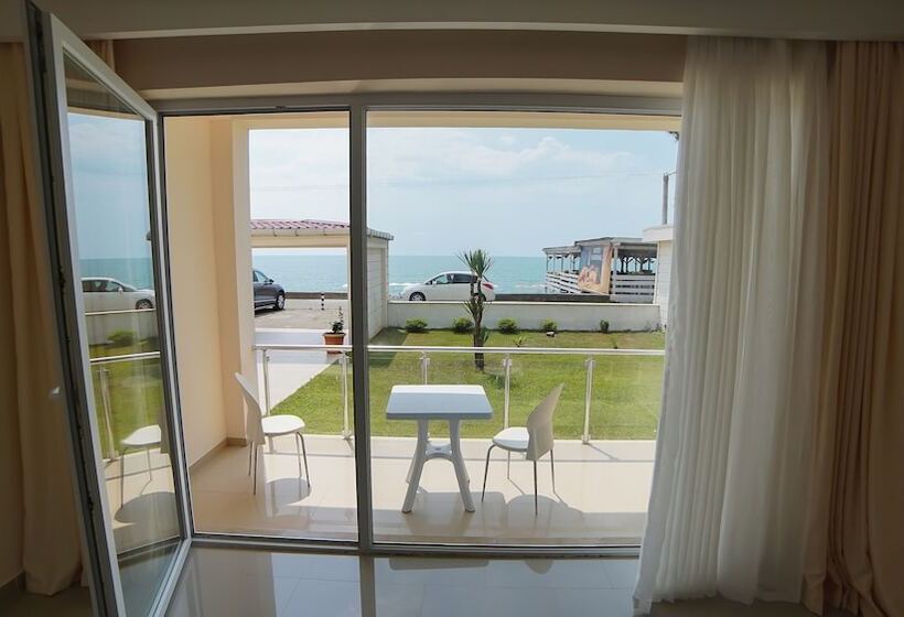 Quarto Triplo Deluxe, Kobuleti Beach Club