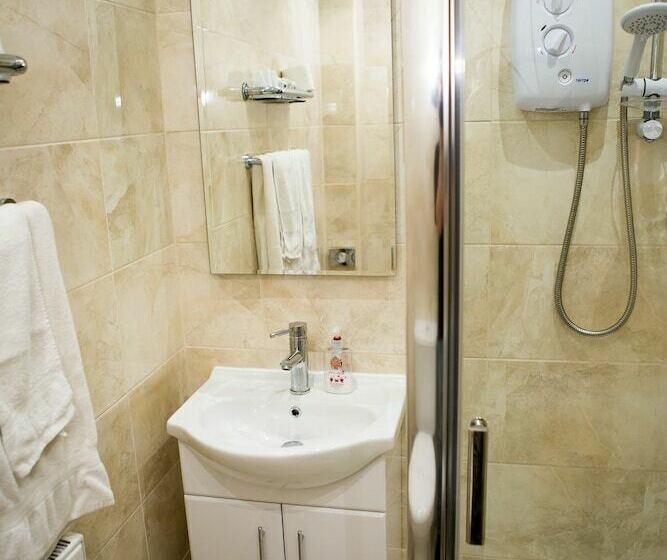 Номер Стандарт, Oak House B&b