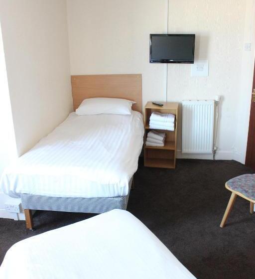 Семейный Номер, The Colwyn   Near Pleasure Beach
