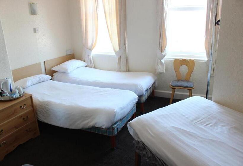 Семейный Номер, The Colwyn   Near Pleasure Beach
