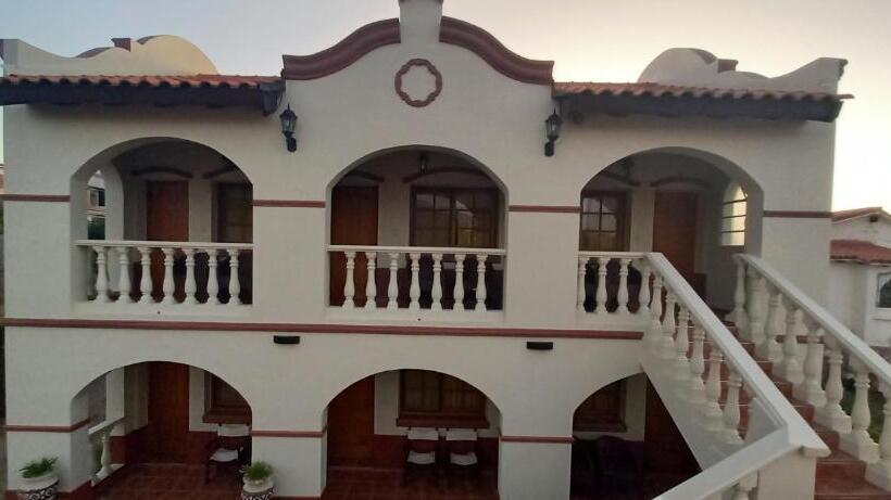 Четырехместный Номер Стандарт с Балконом, Posada Del Infinito