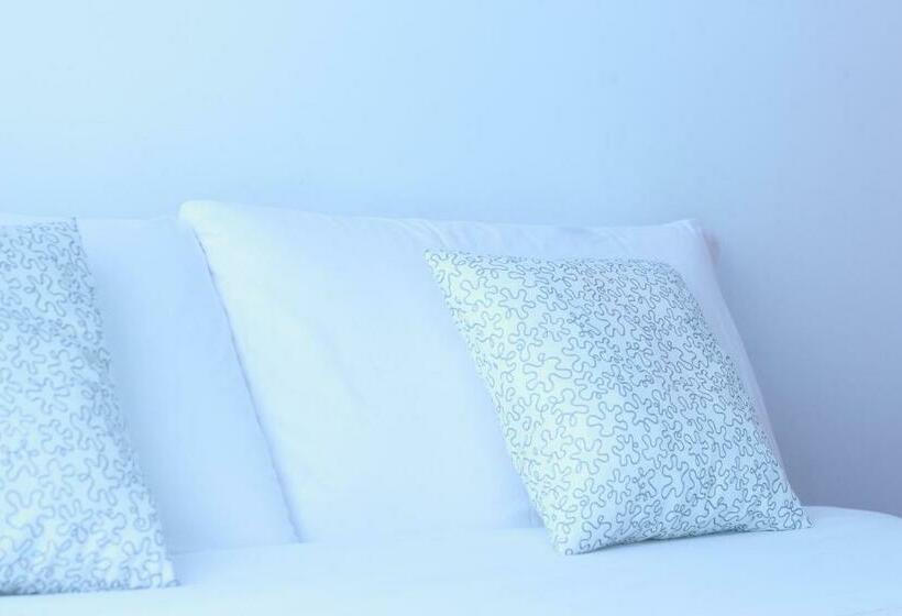 스탠다드 룸 공동 욕실, Zubia Urban Rooms