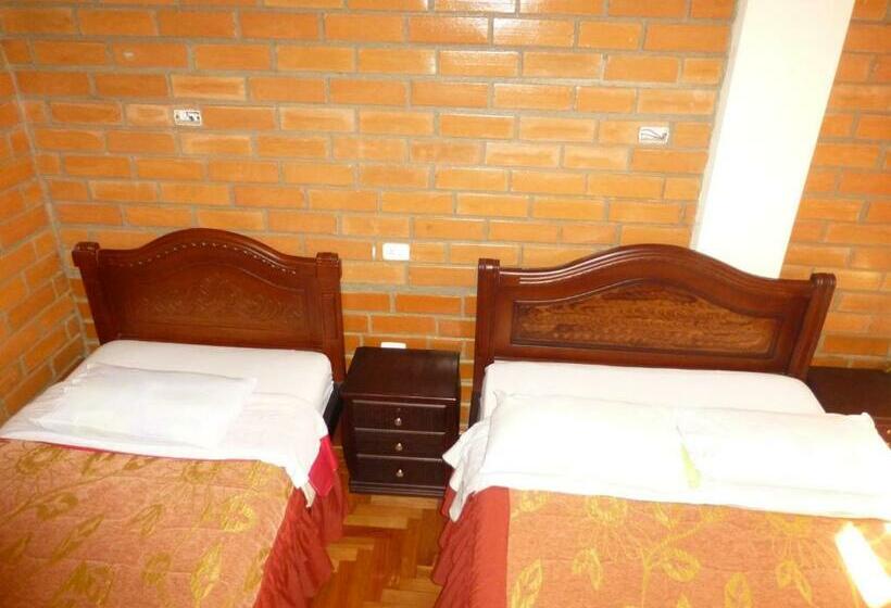 Standard Triple Room, Hostal Nomada