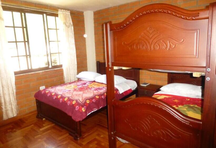 Standard Quadruple Room, Hostal Nomada