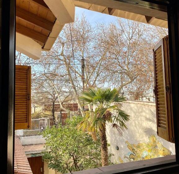 اتاق استاندارد چهارنفره با سرویس بهداشتی مشترک, Open House Hostel