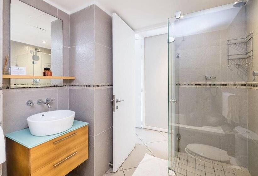 Апартаменты Deluxe 2 Спальни Вид на Море, Point Waterfront Apartments
