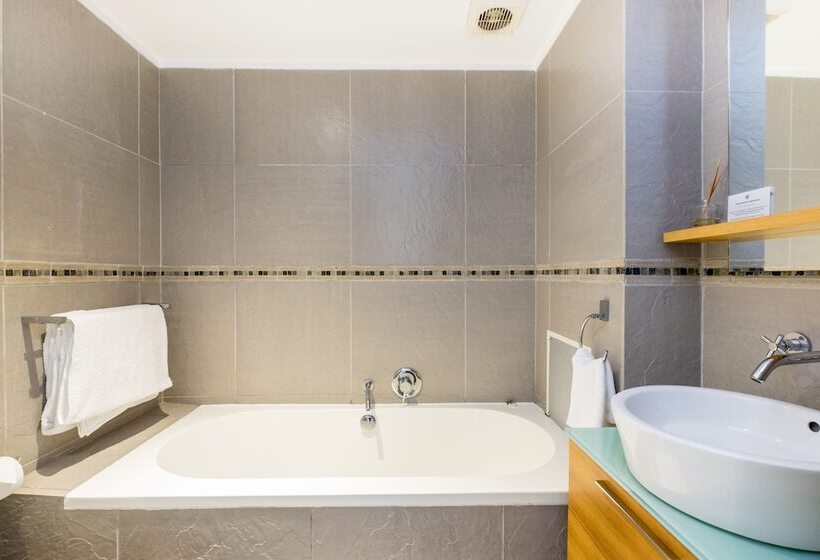 Апартаменты Deluxe 2 Спальни Вид на Море, Point Waterfront Apartments