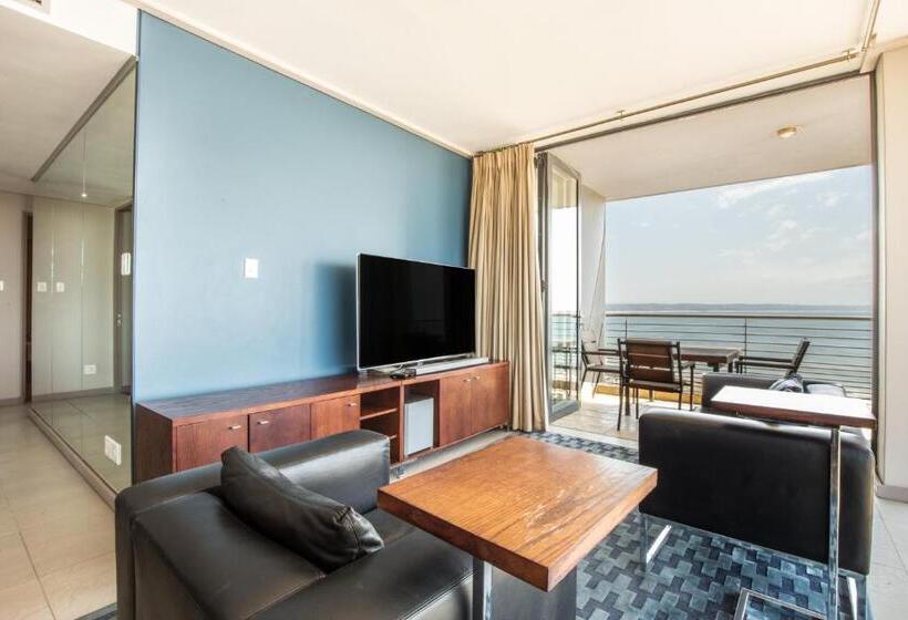 Superior 3-bedroom flat with sea view, Point Waterfront Apartments