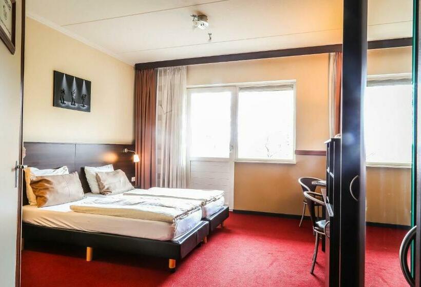 Quarto Estandar com Sacada, Frans Op Den Bult
