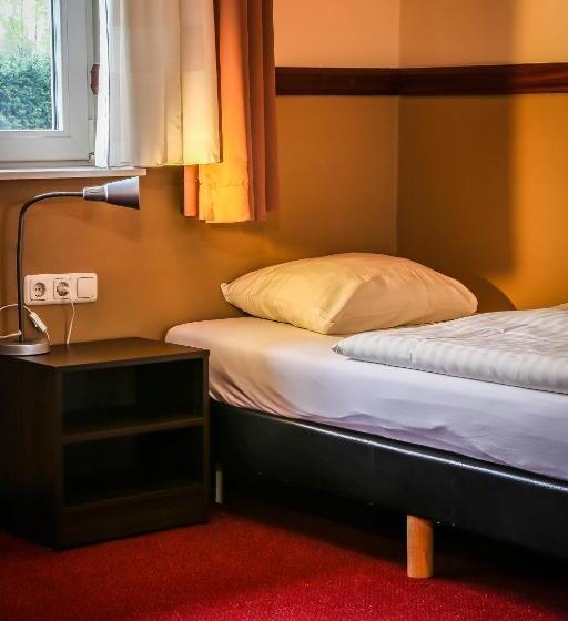 Quarto Familiar, Frans Op Den Bult