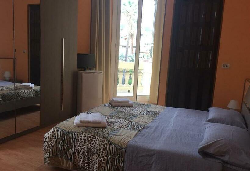 اتاق استاندارد سه تخته با بالکن, Locanda Beatrice