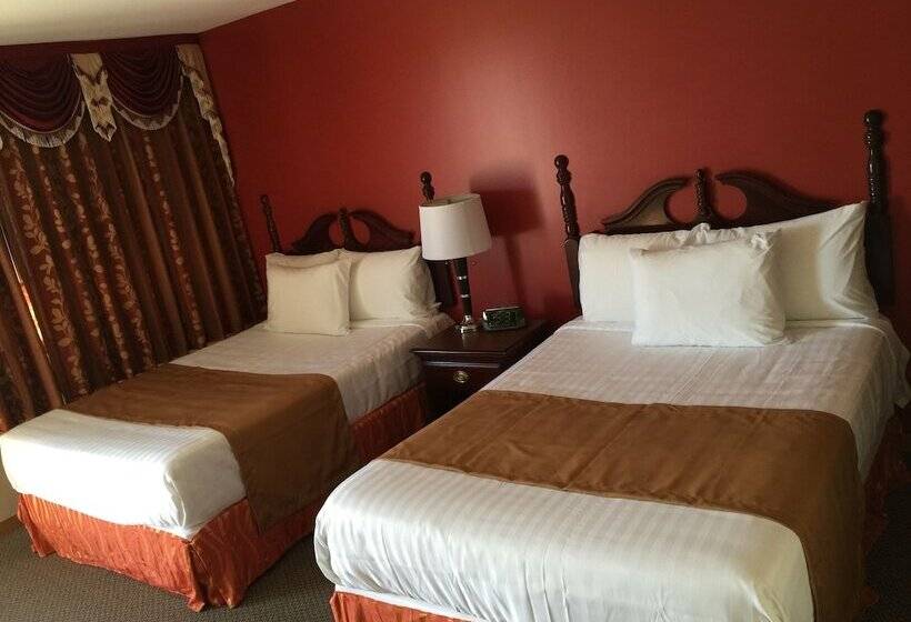 带2个双人床的标准工作室, Masterson's Motel