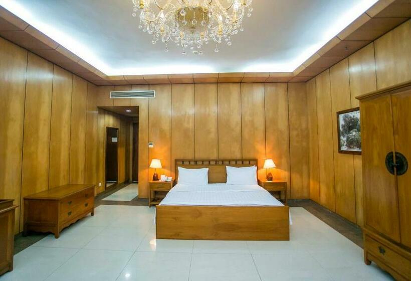 اتاق کلاس بیزنس, Lagos Oriental