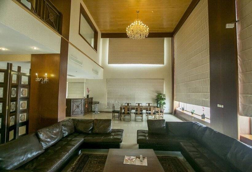 سوئیت پریمیوم 2 خوابه, Lagos Oriental